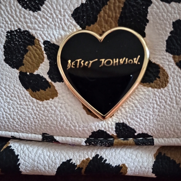 Betsey Johnson Leopard Print Wallet GUC - Picture 8 of 8